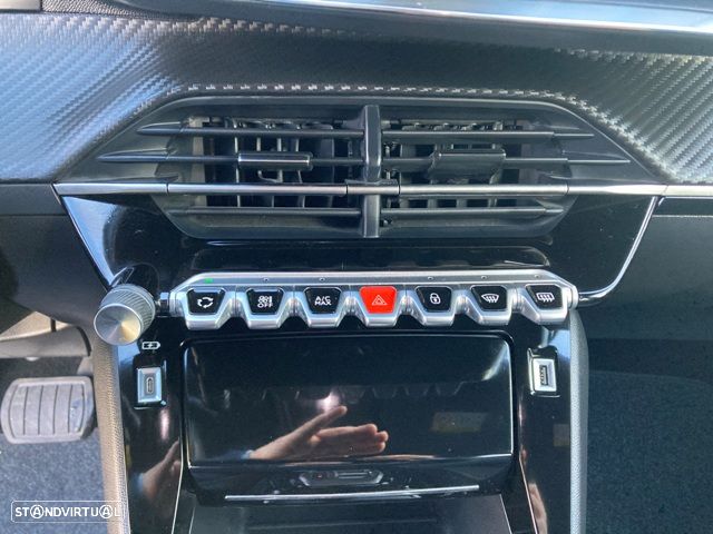 Peugeot 2008 BlueHDi 130 EAT8 Allure - 25