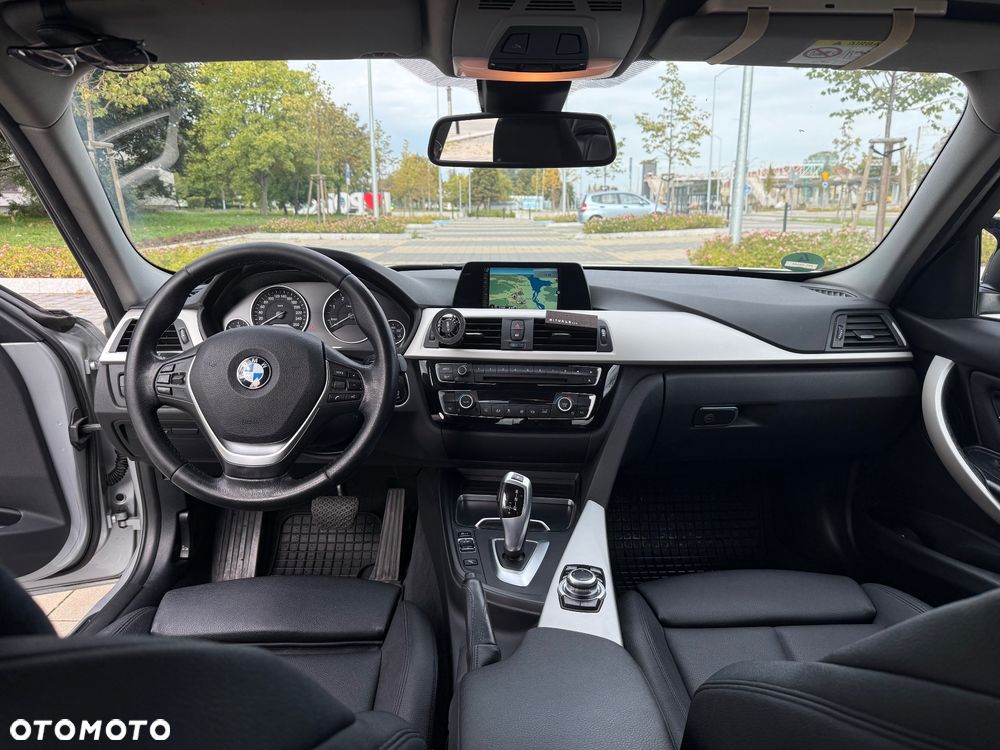 BMW Seria 3 318d Sport Line - 10