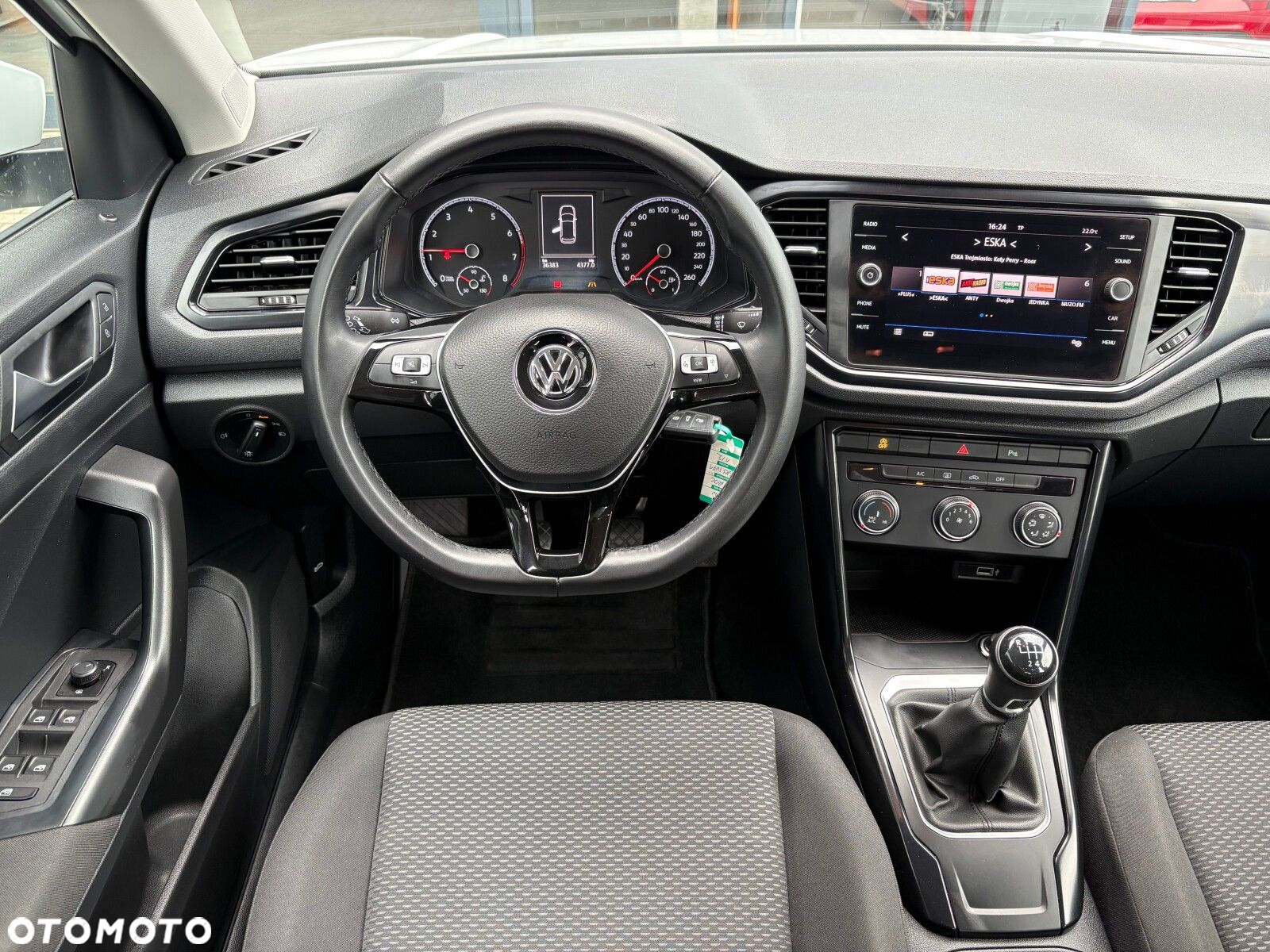 Volkswagen T-Roc - 10