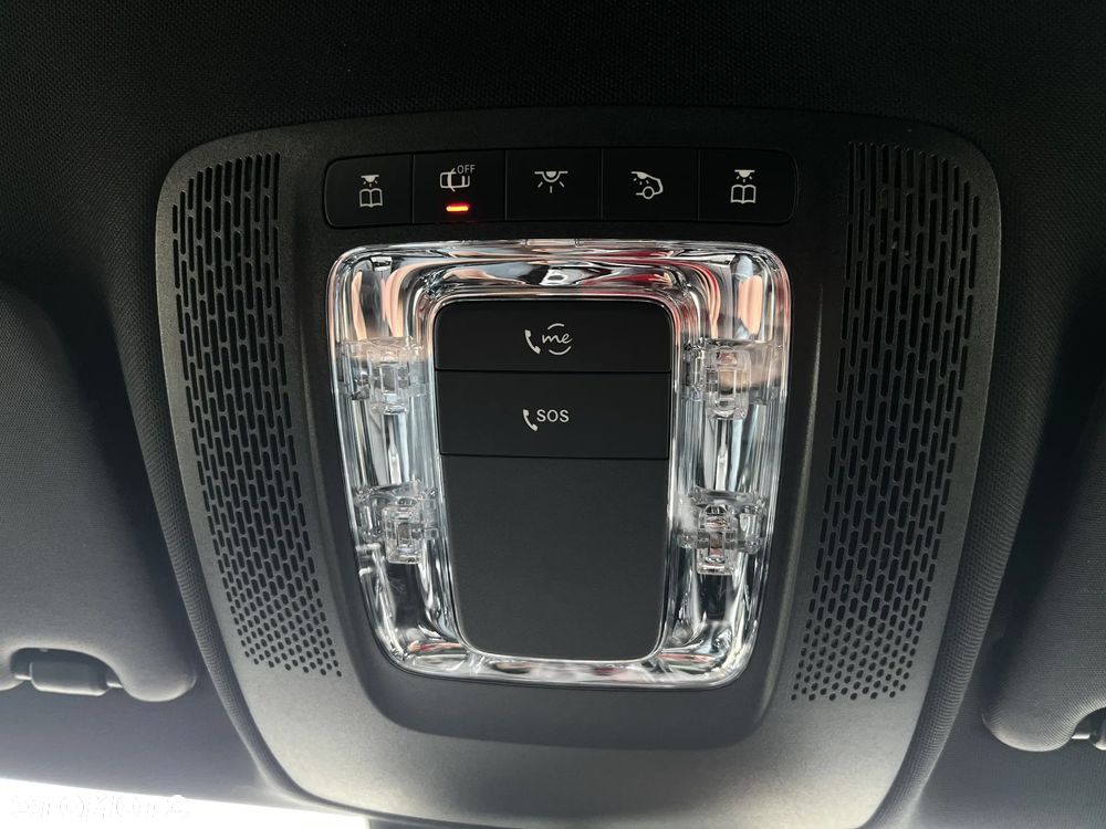 Mercedes-Benz CLA 180 7G-DCT - 32