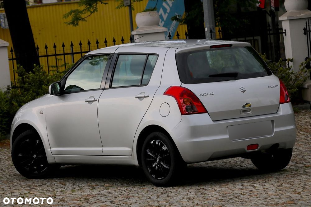 Suzuki Swift 1.3 Sunlight Edition - 25
