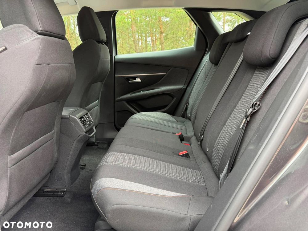 Peugeot 3008 1.5 BlueHDi Allure S&S EAT8 - 27