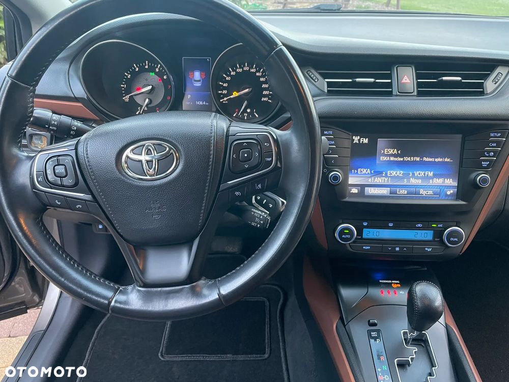 Toyota Avensis 1.8 Premium MS - 15