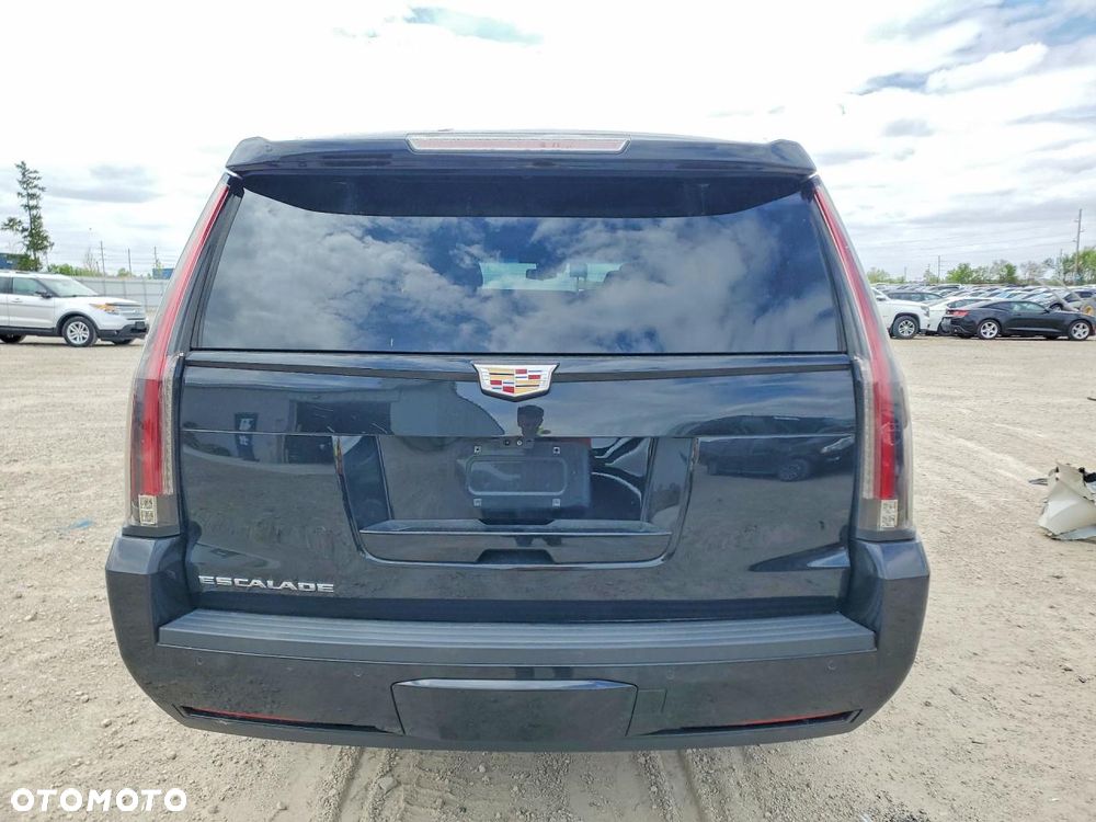 Cadillac Escalade - 6