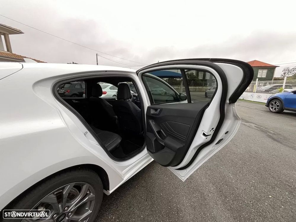 Ford Focus 1.0 EcoBoost MHEV ST-Line X Aut. - 37