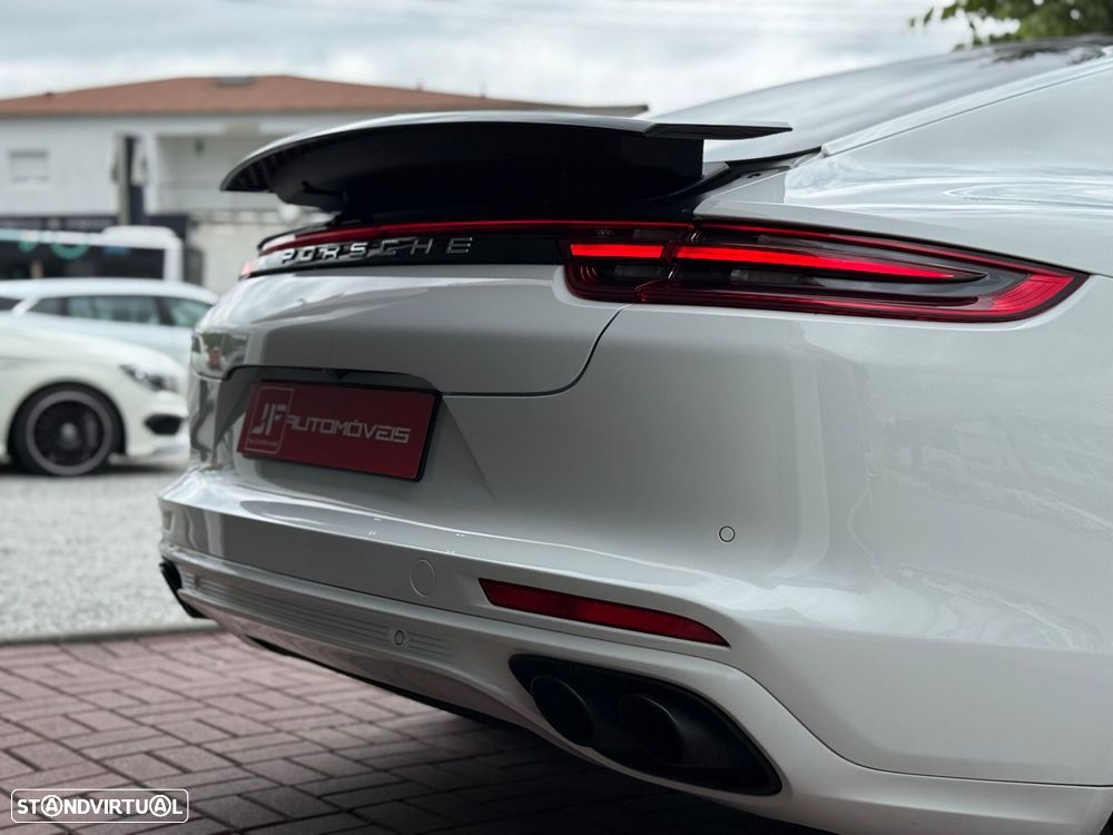 Porsche Panamera 4 S - 9