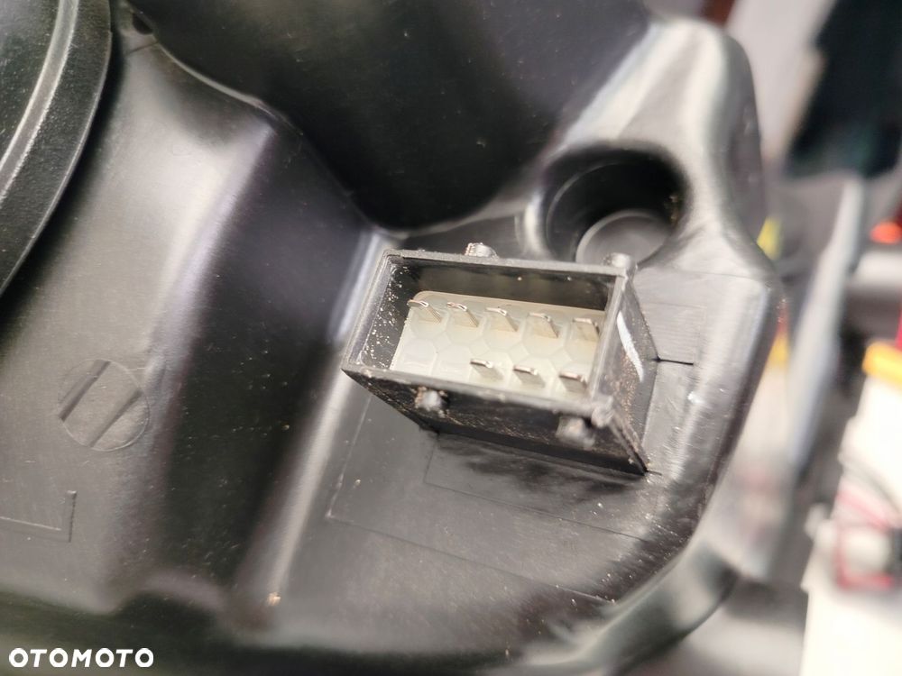 SUZUKI SPLASH 08R- REFLEKTOR LAMPA LEWY PRZÓD LEWA PRZEDNIA - 10