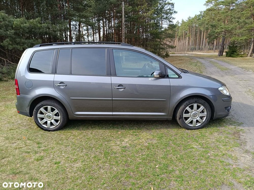 Volkswagen Touran 2.0 TDI Highline - 5