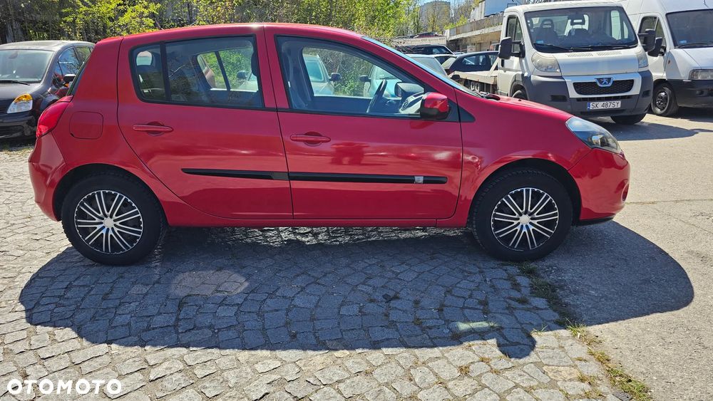 Renault Clio 1.2 16V Bioetanol Alize - 13