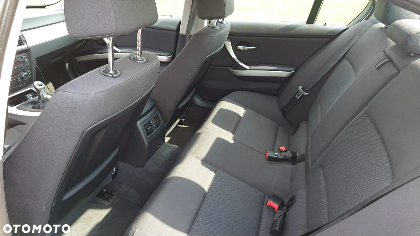 BMW Seria 3 320d - 8
