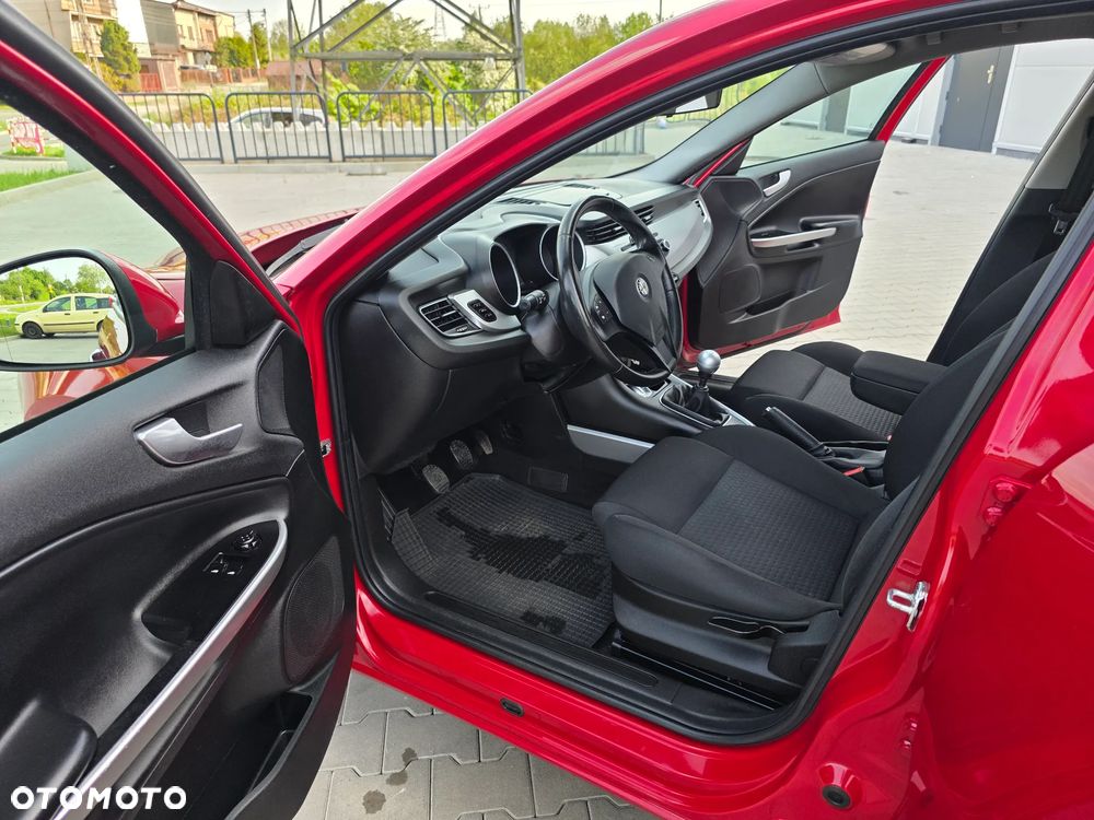 Alfa Romeo Giulietta 1.6 JTDM 16V - 12