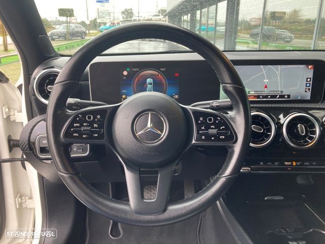 Mercedes-Benz A 180 Limousine d Progressive Aut. - 15