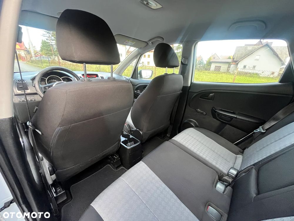 Kia Venga - 23