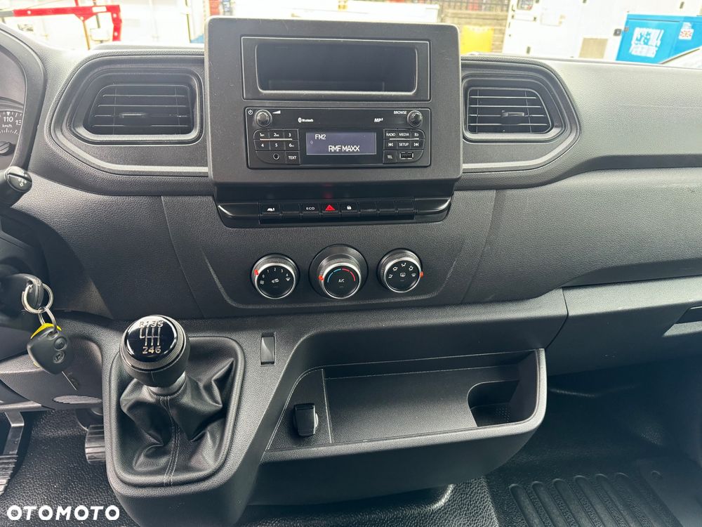 Nissan NV400 - 15