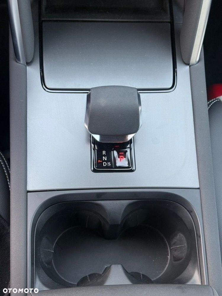 Land Rover Discovery Sport - 11