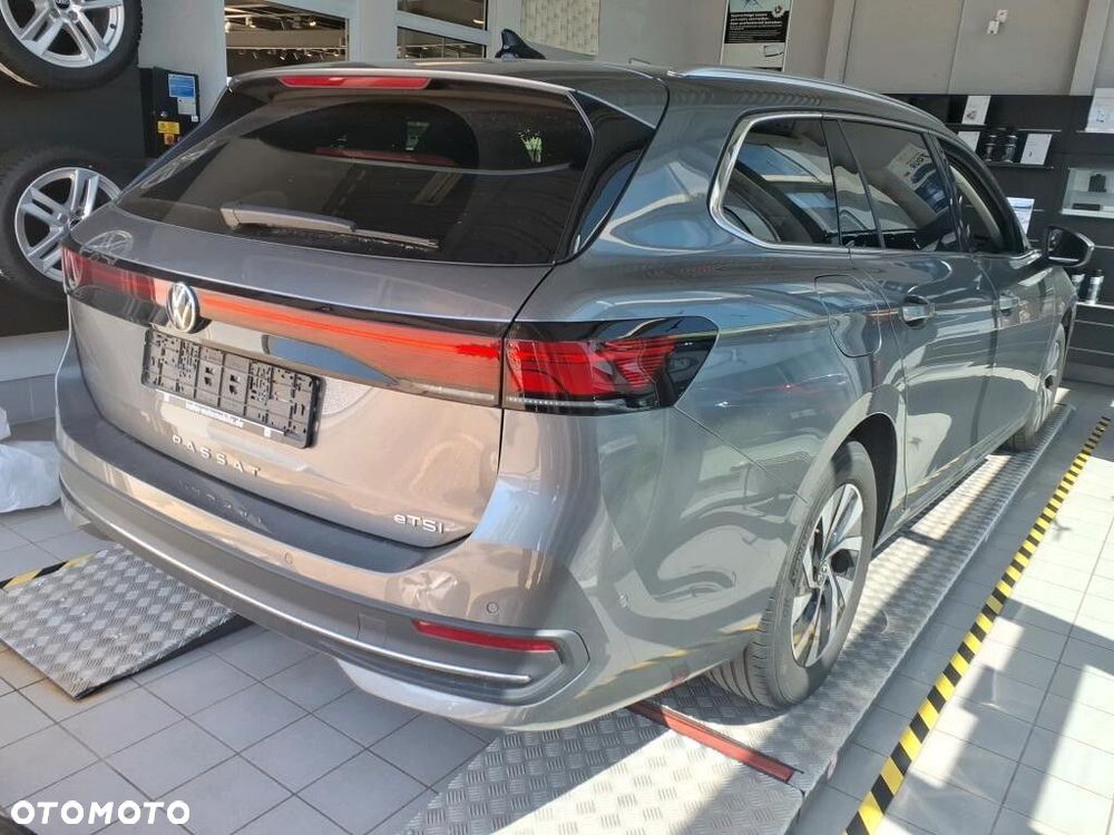 Volkswagen Passat - 4