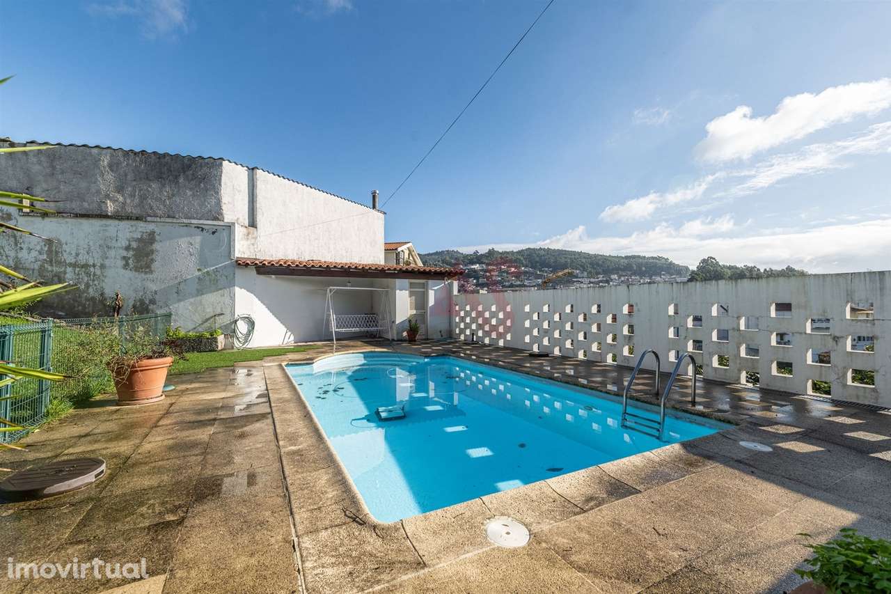 Moradia T5 de LUXO com Piscina e Jardim para Arrendamento no centro de - Grande imagem: 2/51
