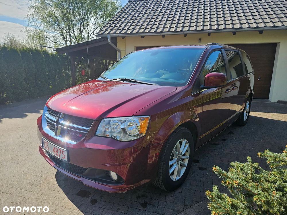 Dodge Grand Caravan - 4