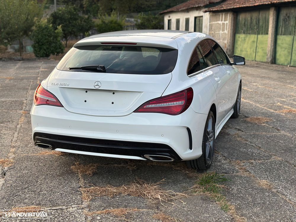 Mercedes-Benz CLA 180 d Shooting Brake AMG Line - 11