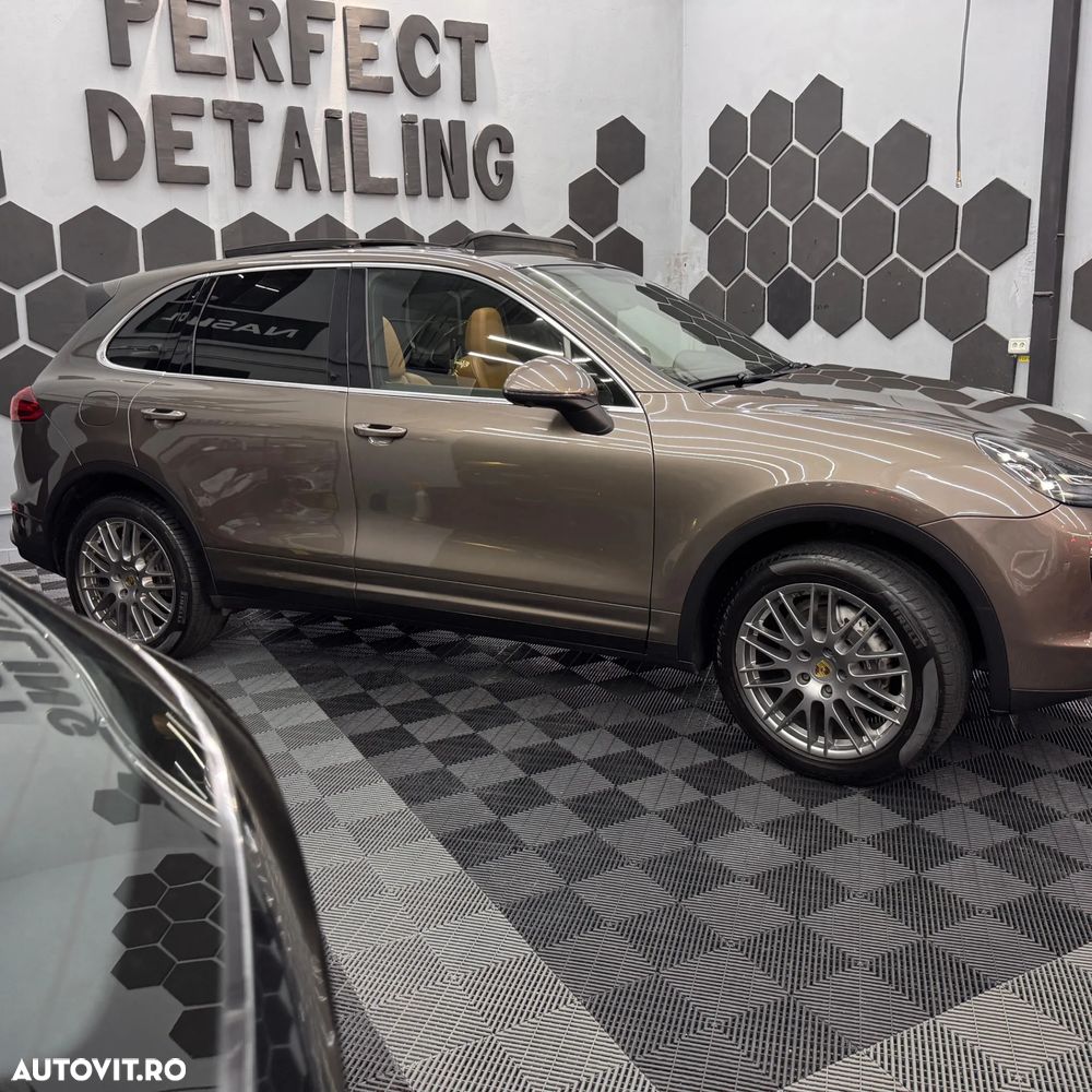 Porsche Cayenne - 14