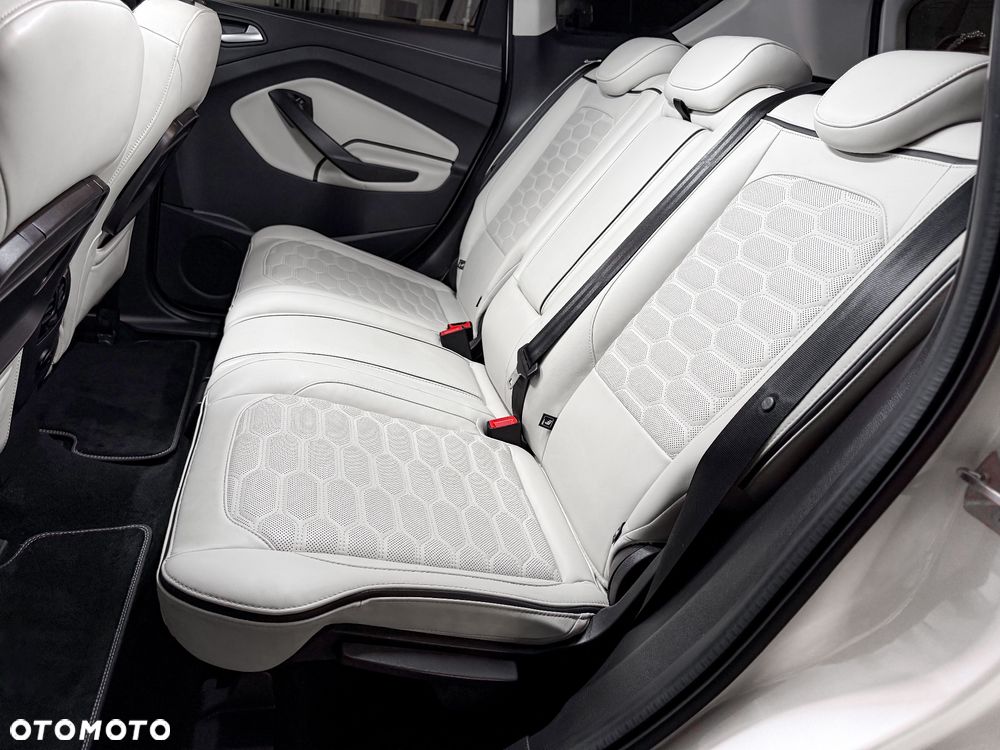 Ford Kuga 2.0 TDCi 4x4 Vignale - 31