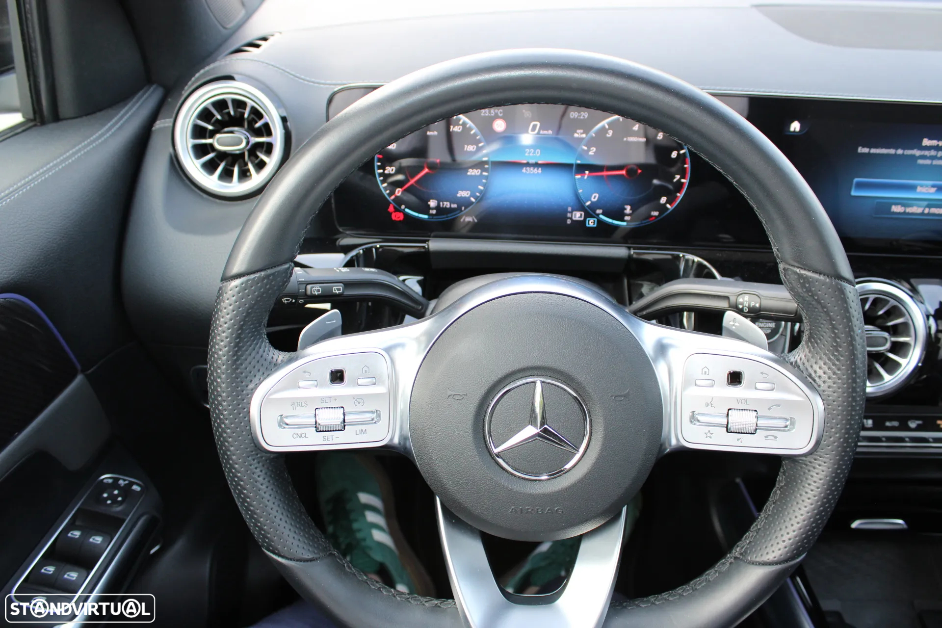 Mercedes-Benz GLA 200 AMG Line - 30