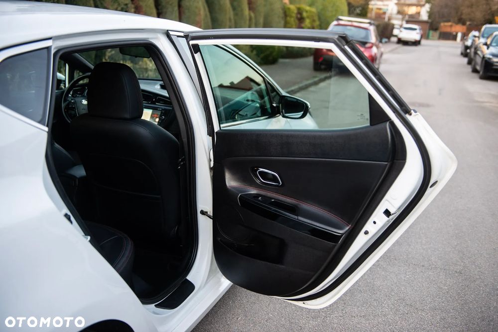 Kia Ceed 1.6 T-GDI GT - 35