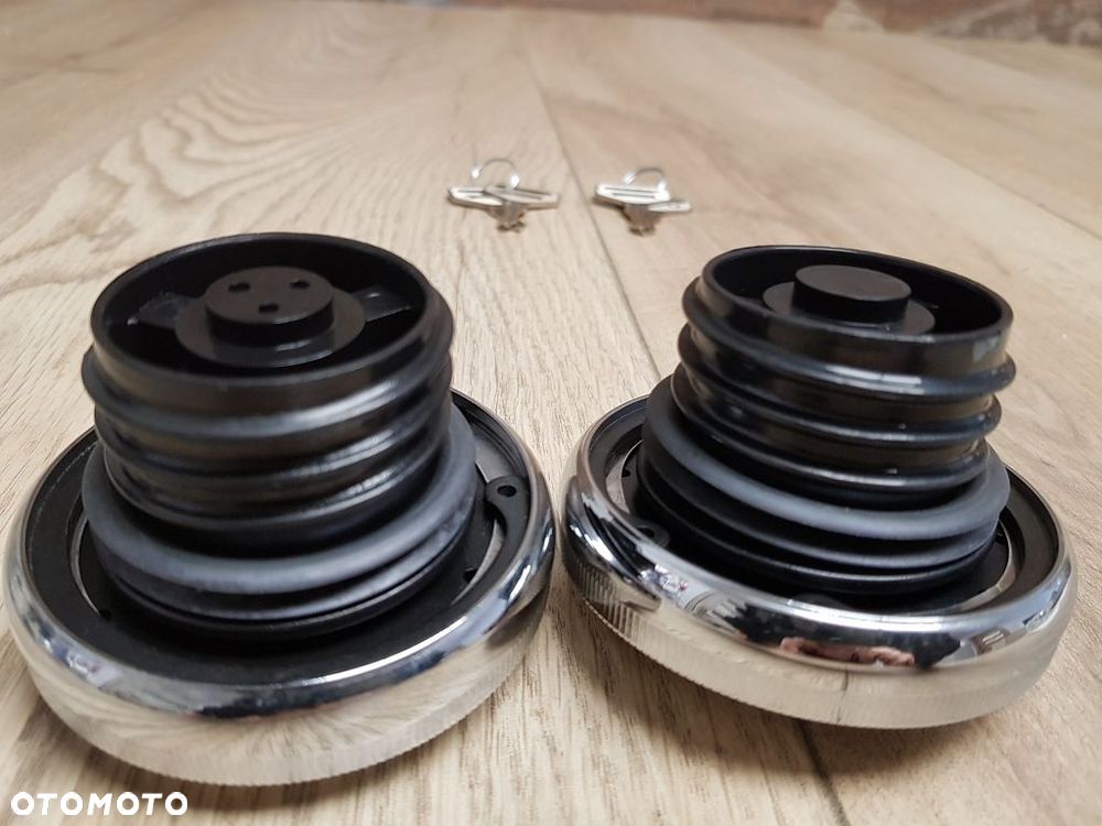 Korek wlewu lewy + prawy Harley Davidson Dyna Softail Road King - 4