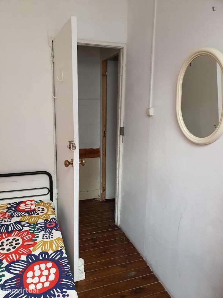 Quarto - localizado em Alameda Lisbon - Grande imagem: 5/13