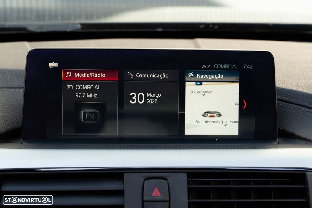 BMW 330 e iPerformance Pack M - 17