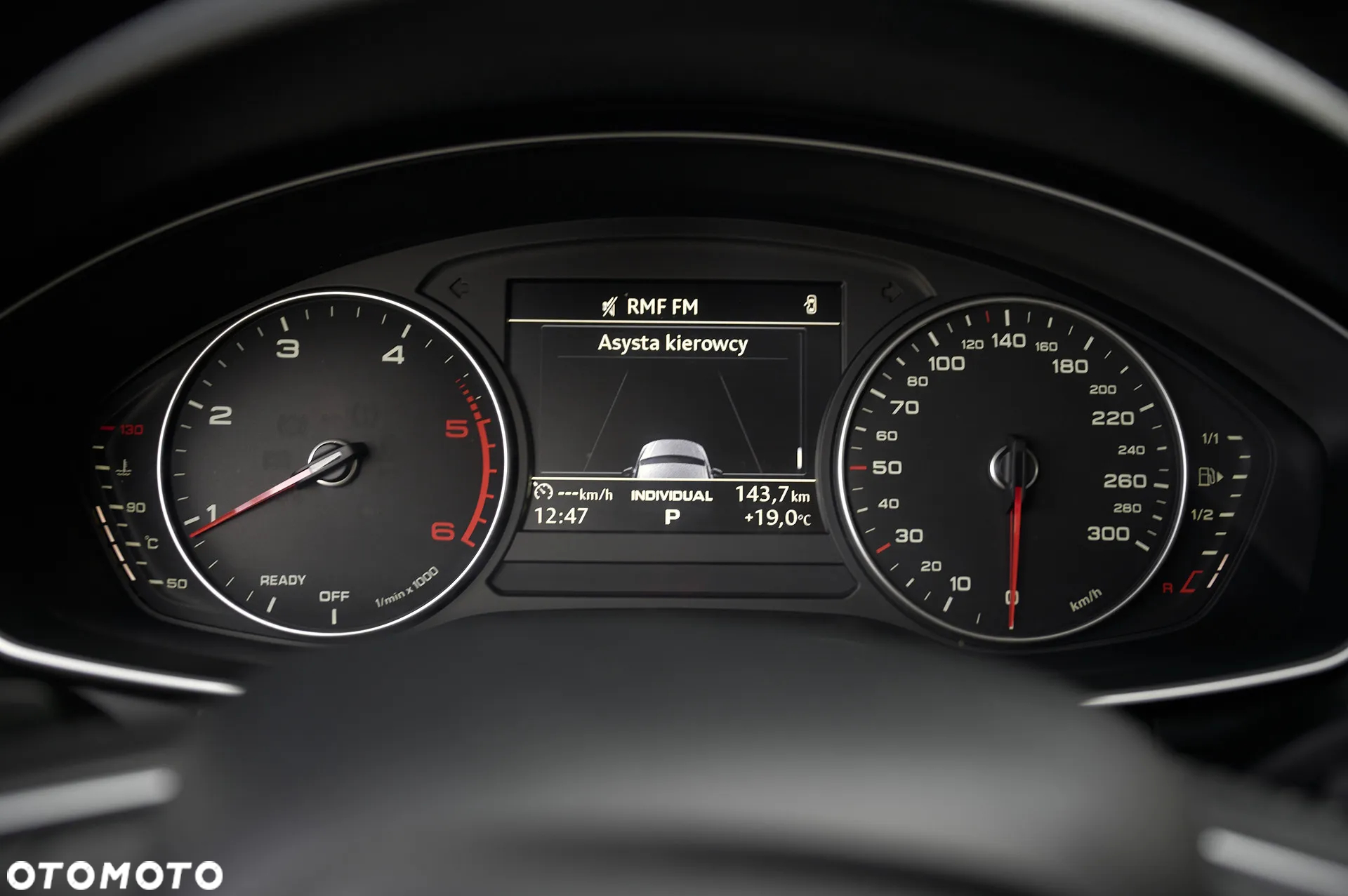 Audi A4 2.0 TDI ultra S tronic design - 27