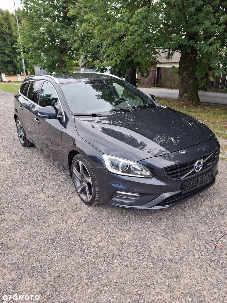 Volvo V60 D2 R-Design - 26