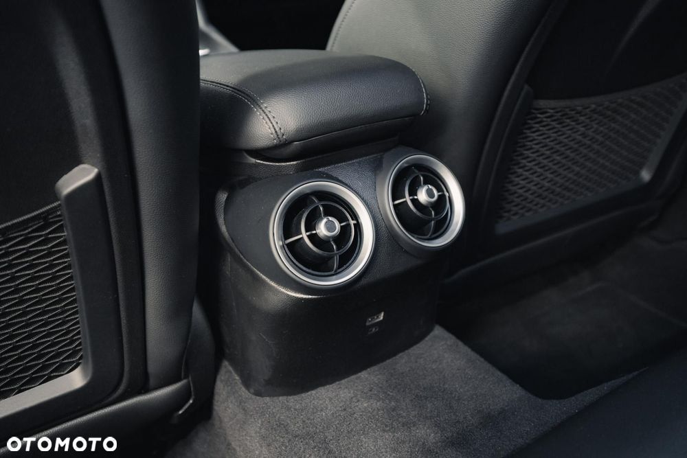 Alfa Romeo Giulia 2.0 Turbo Veloce Q4 - 35