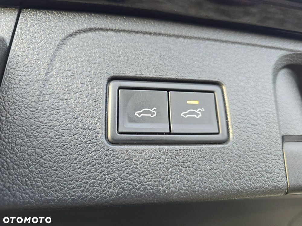 Volkswagen Passat - 33