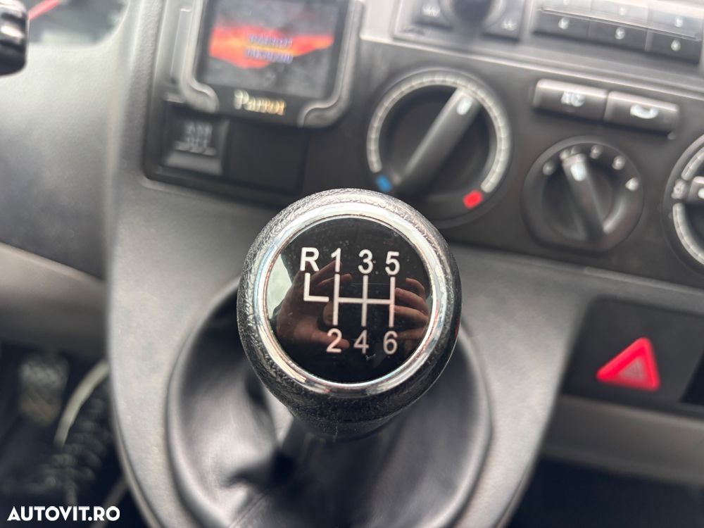 Volkswagen Transporter - 17