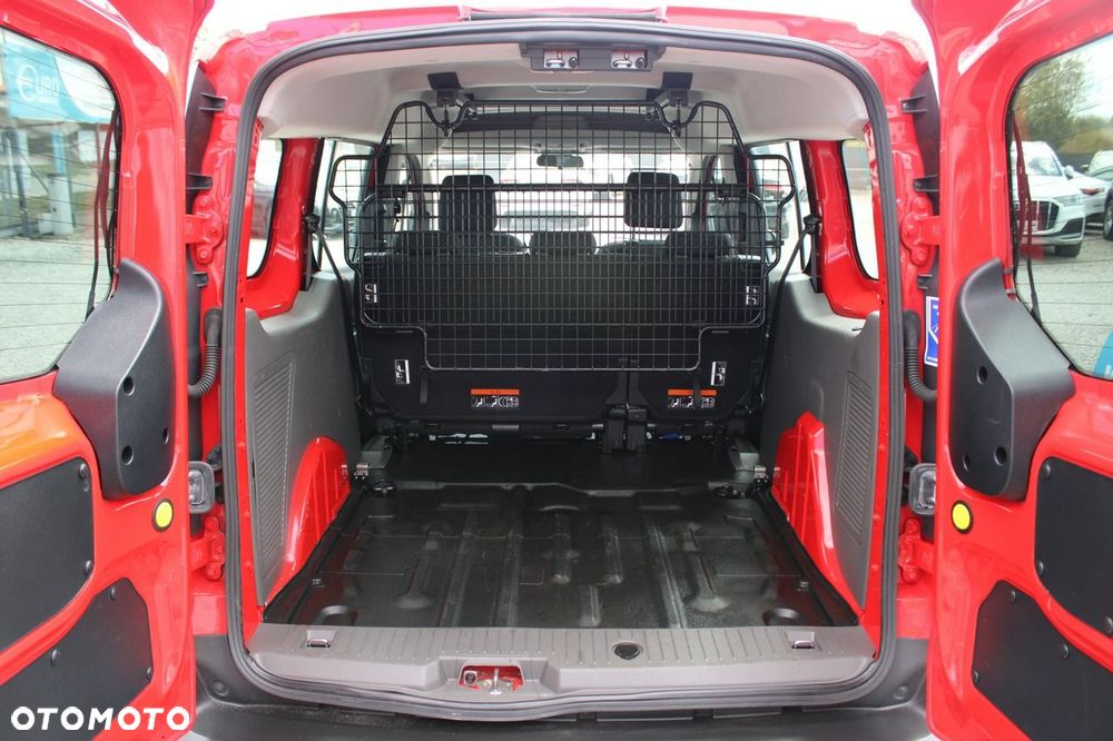 Ford Transit Connect - 14