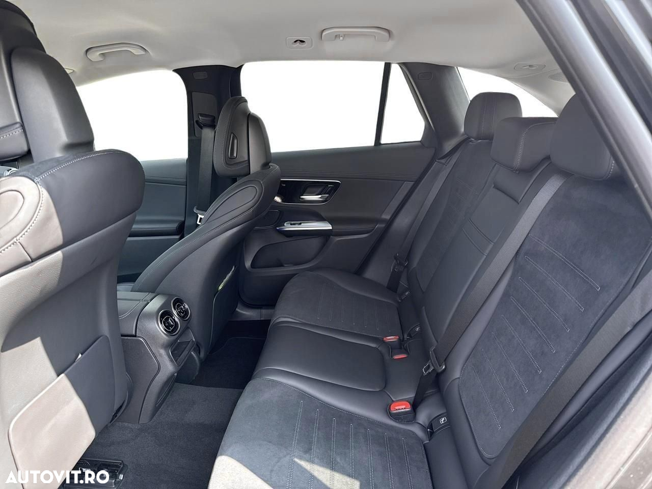Mercedes-Benz GLC 300 e 4MATIC - 11