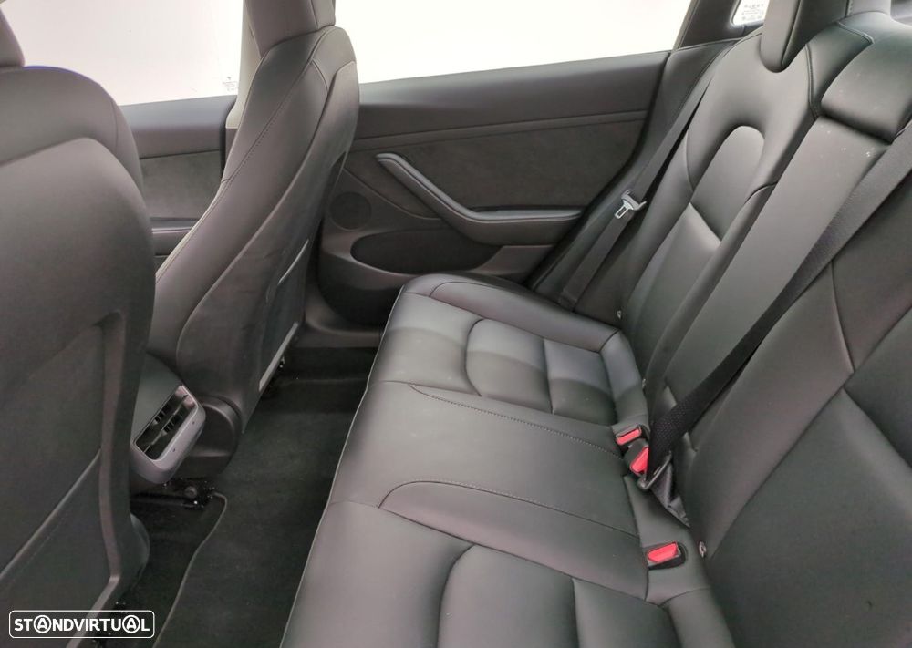 Tesla Model 3 Standard Range Plus RWD - 3