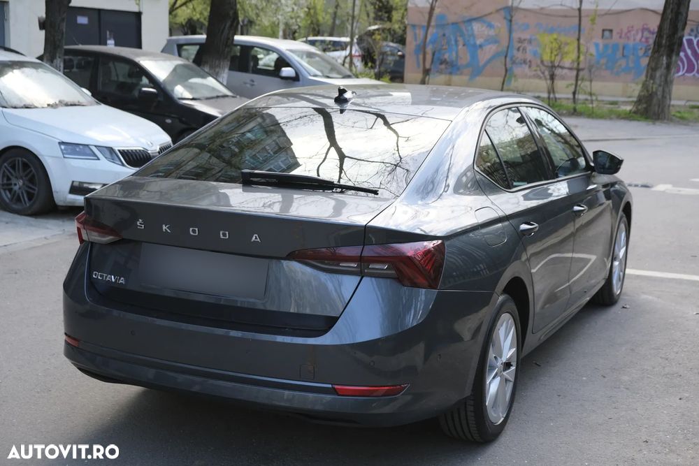 Skoda Octavia 2.0 TDI DSG Style - 4