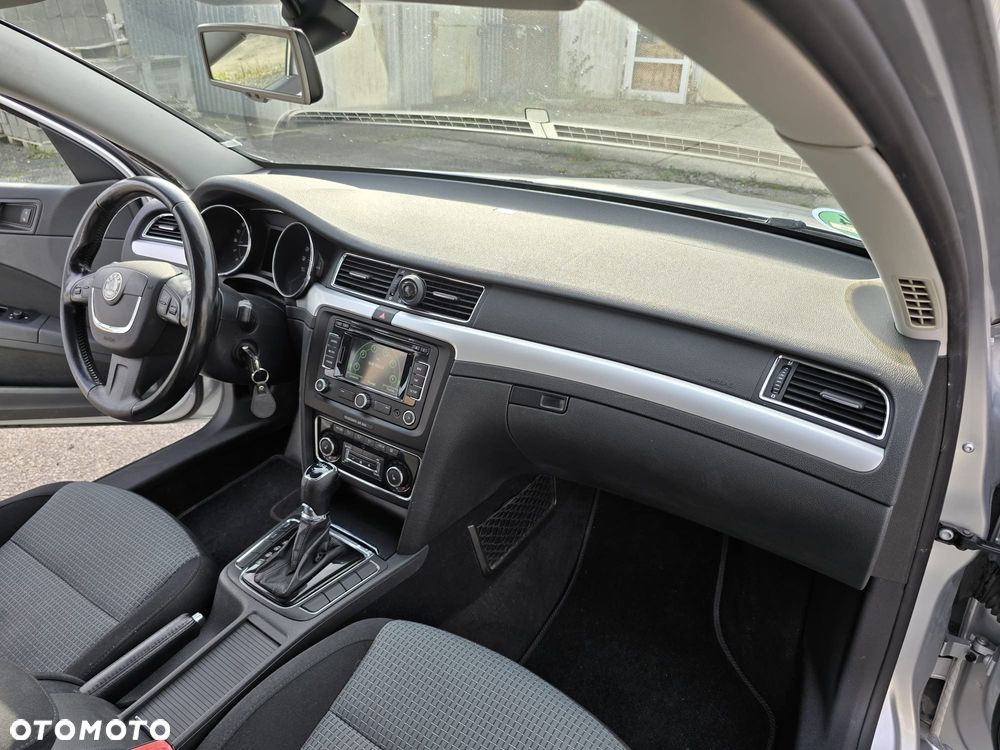 Skoda Superb 2.0 TDI DSG Ambition - 17