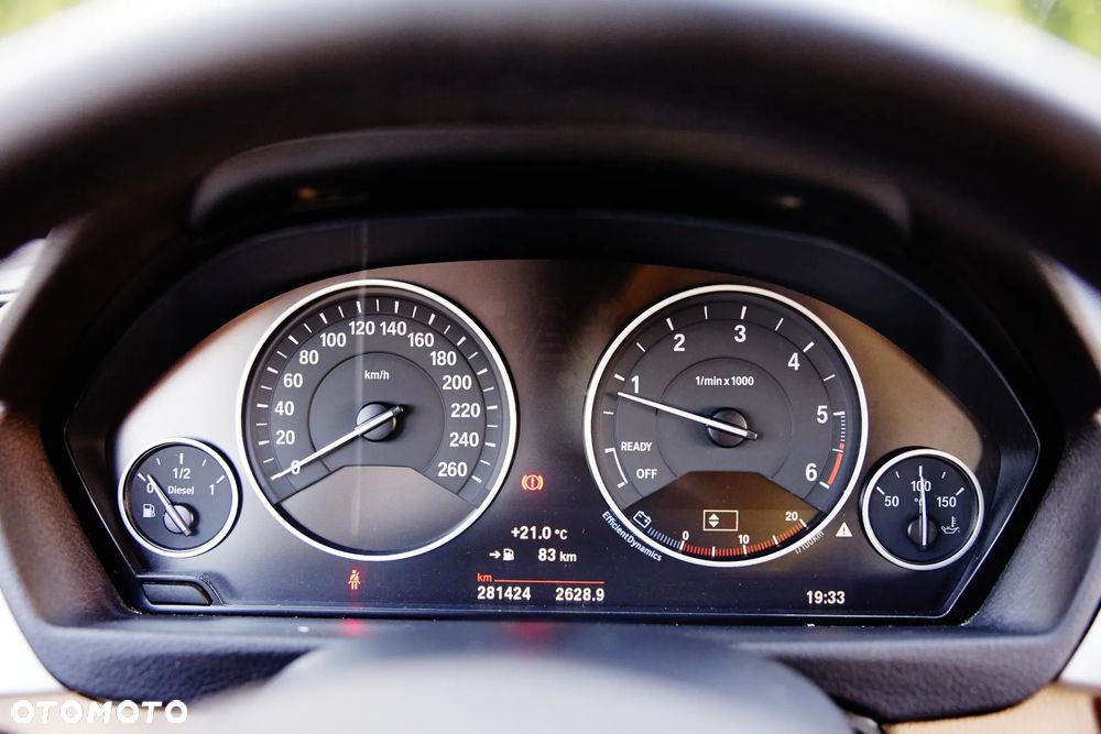 BMW Seria 3 318d Edition Luxury Line Purity - 15