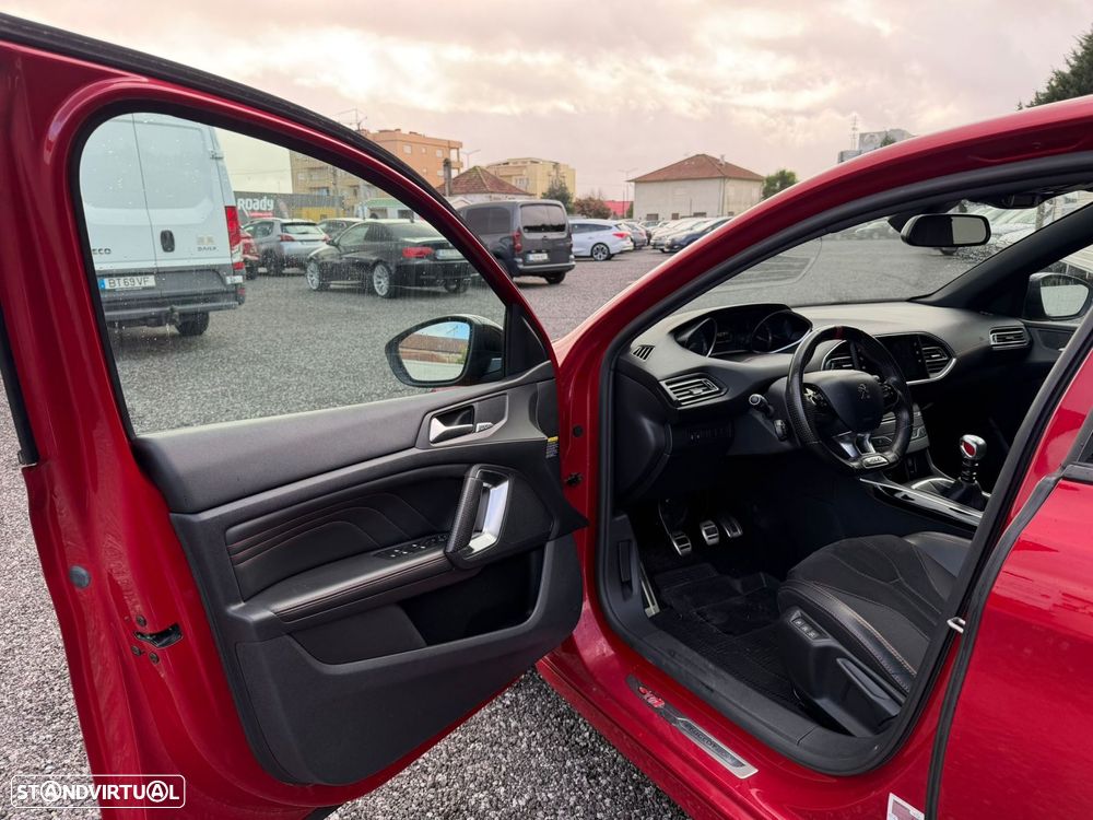 Peugeot 308 1.6 e-THP GTi - 32