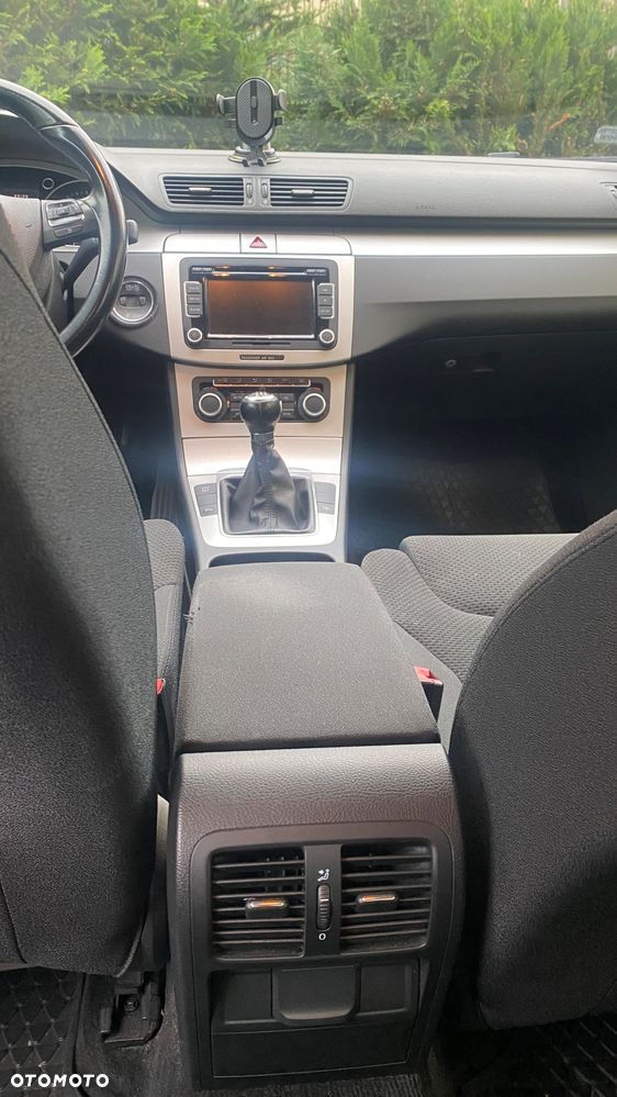 Volkswagen Passat - 17