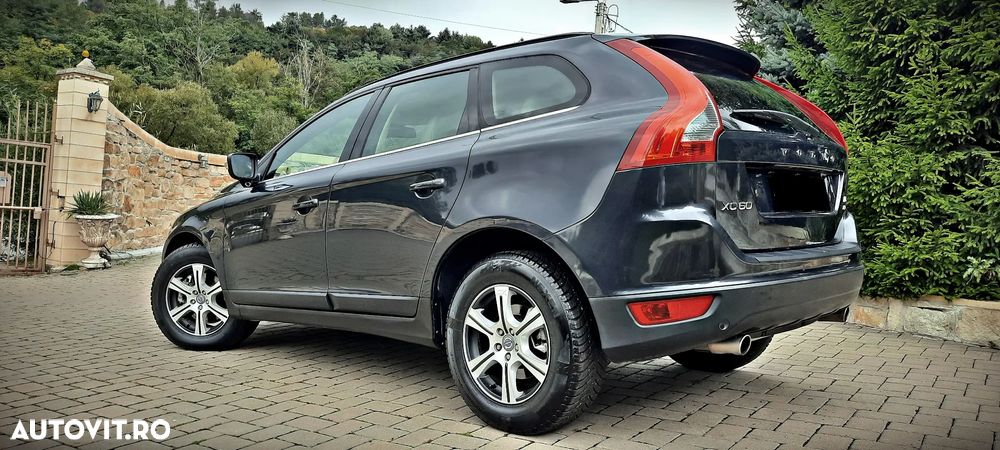 Volvo XC 60 D5 AWD Geartronic Momentum - 3