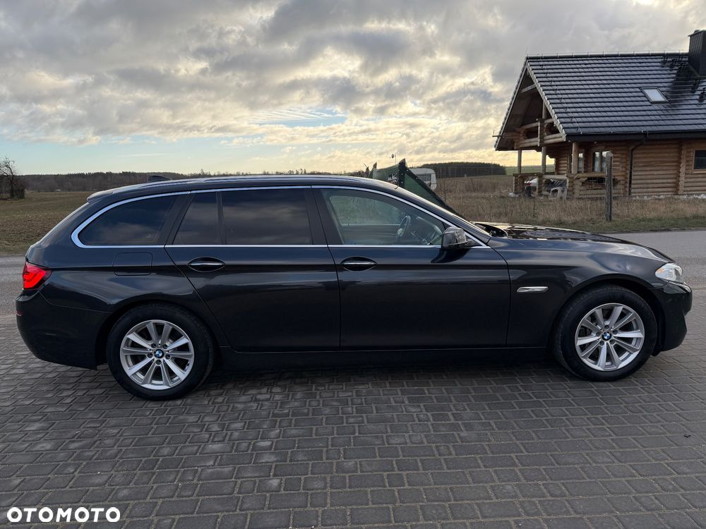 BMW Seria 5 528i xDrive Sport-Aut Luxury Line - 16