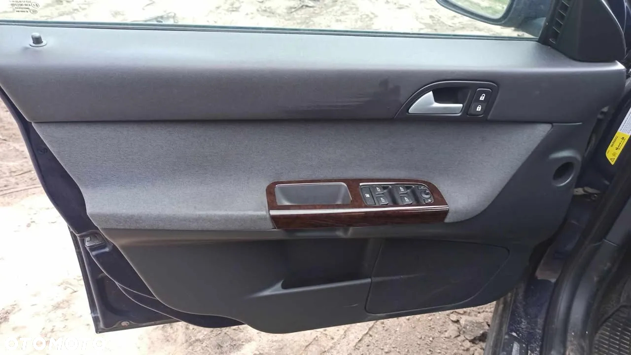 VOLVO V50 1.6 Diesel 2006r. - 7