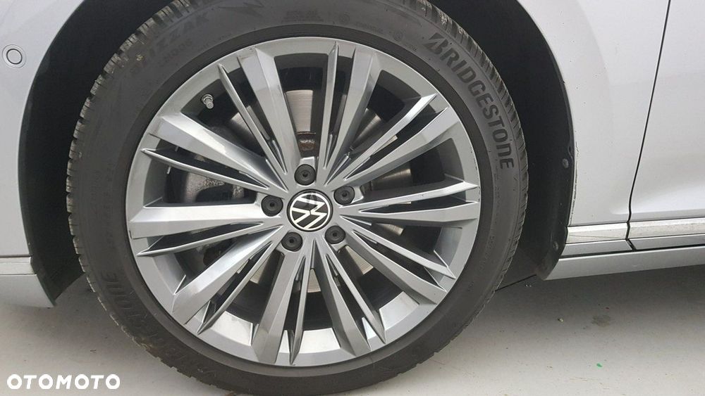 Volkswagen Passat - 9