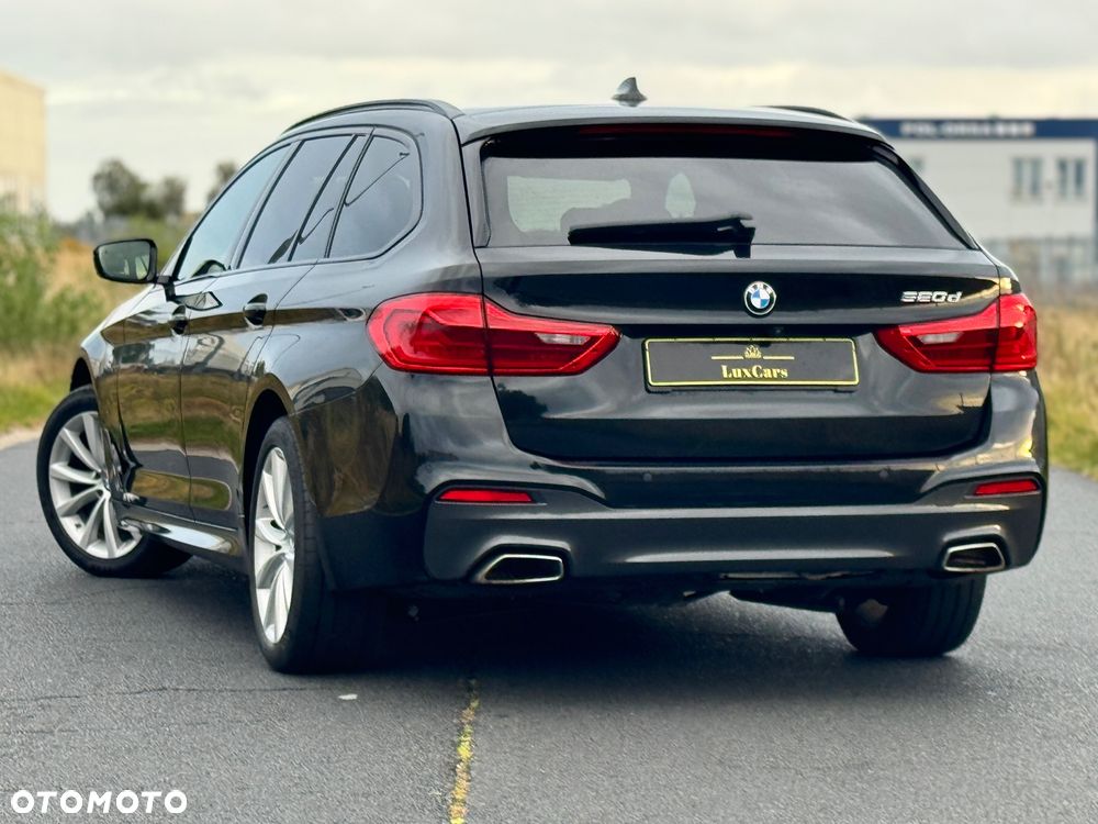 BMW Seria 5 520d Touring M Sport Edition - 16