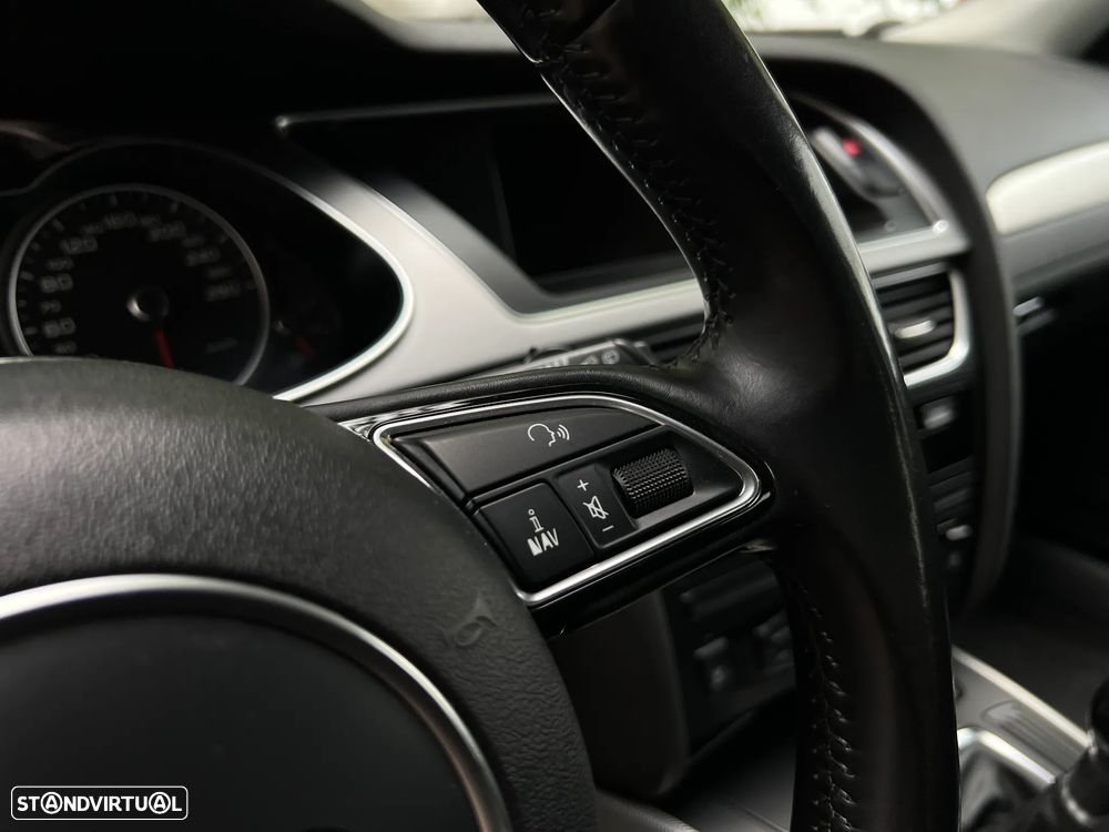 Audi A4 Avant 2.0 TDI Business Line S-line - 31