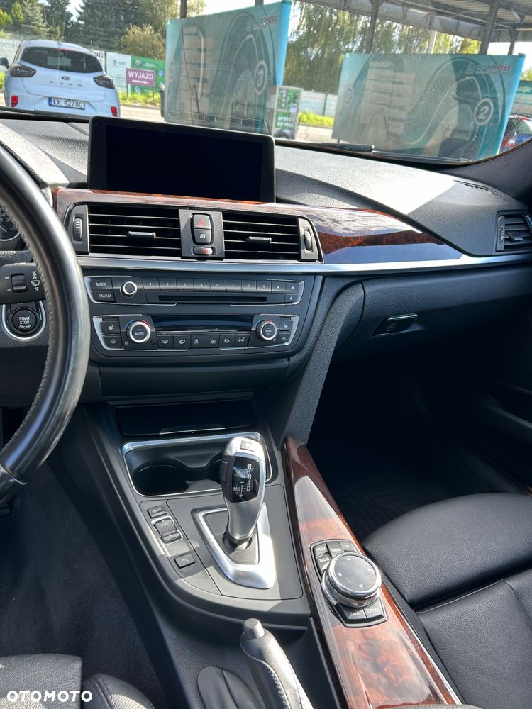 BMW Seria 3 335i xDrive M Sport - 8